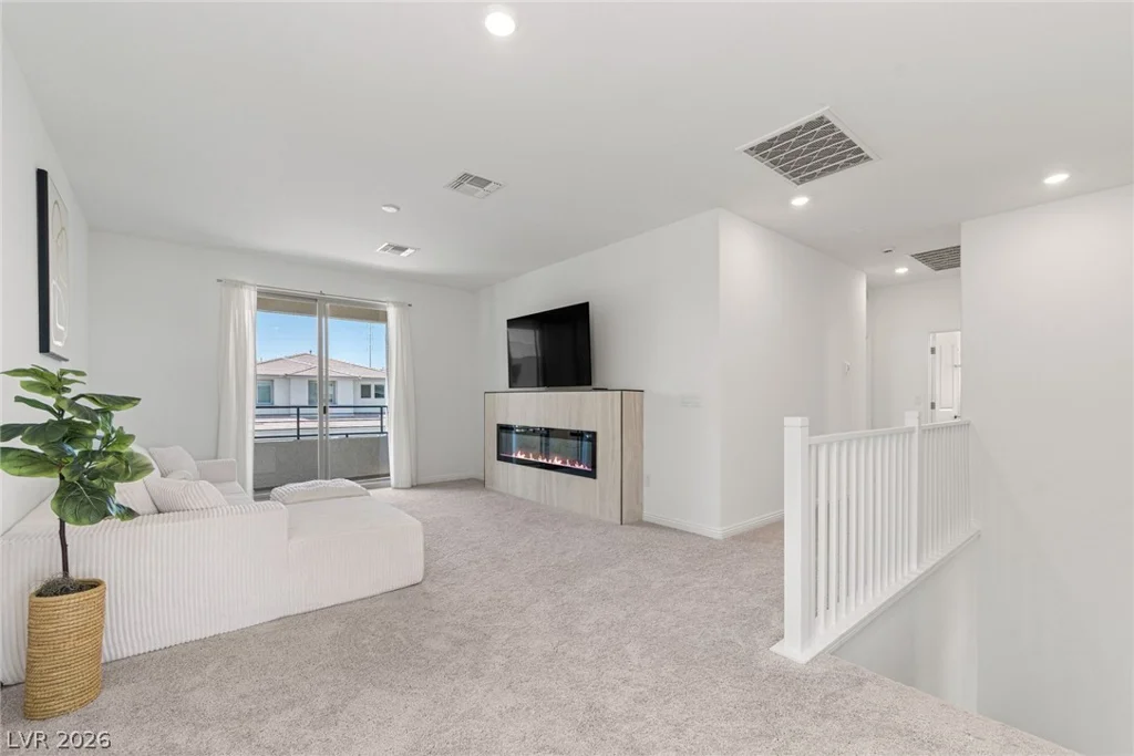 10204 Mystic Falls, Las Vegas, NV 89141