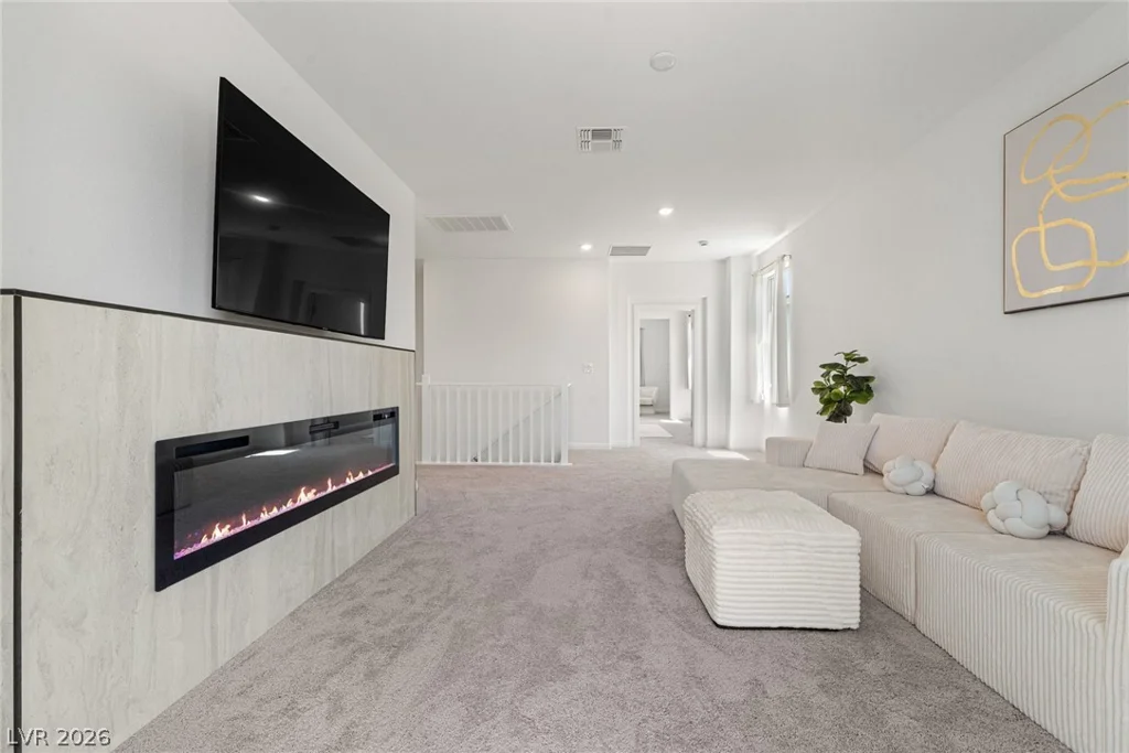 10204 Mystic Falls, Las Vegas, NV 89141