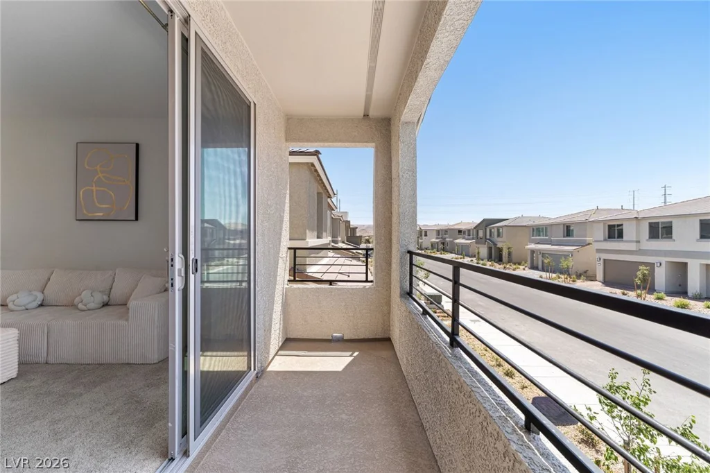 10204 Mystic Falls, Las Vegas, NV 89141