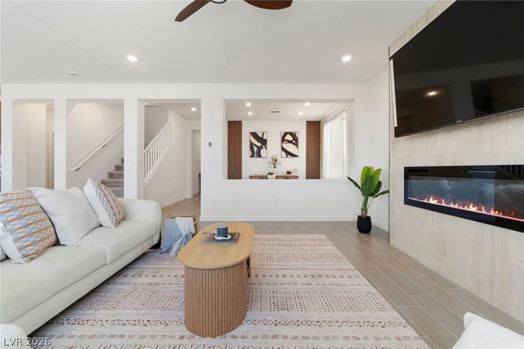 10204 Mystic Falls, Las Vegas, NV 89141