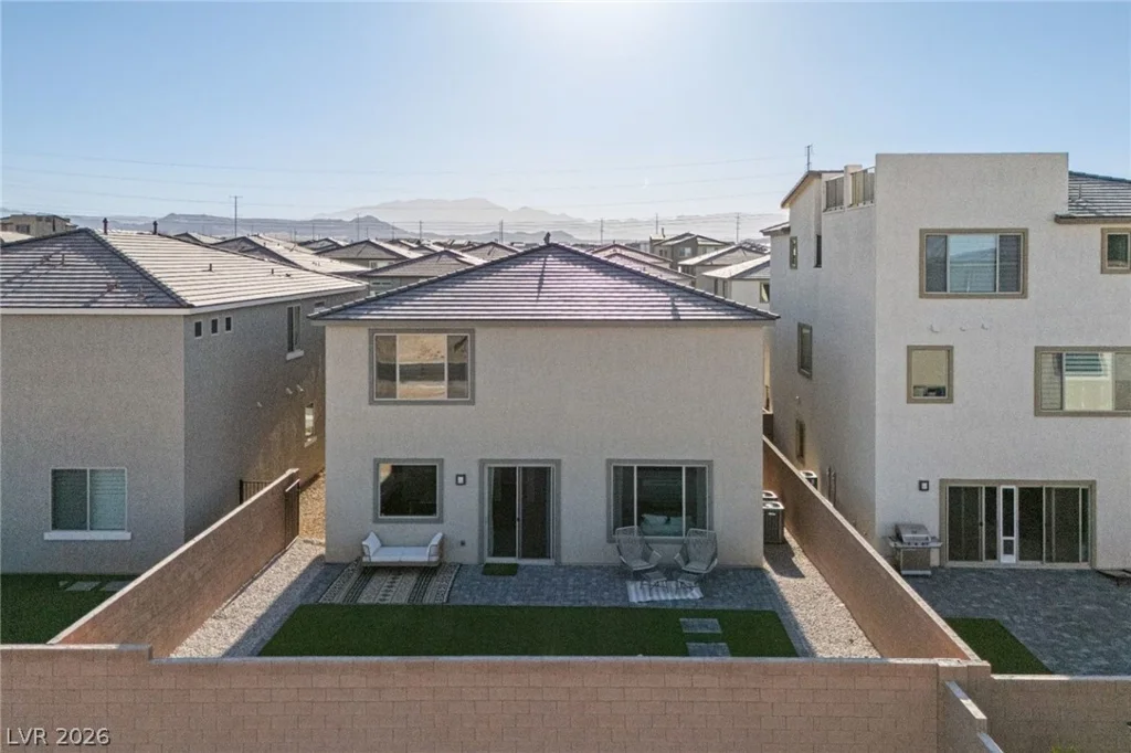 10204 Mystic Falls, Las Vegas, NV 89141