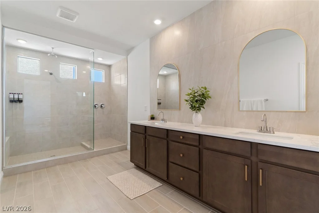 10204 Mystic Falls, Las Vegas, NV 89141