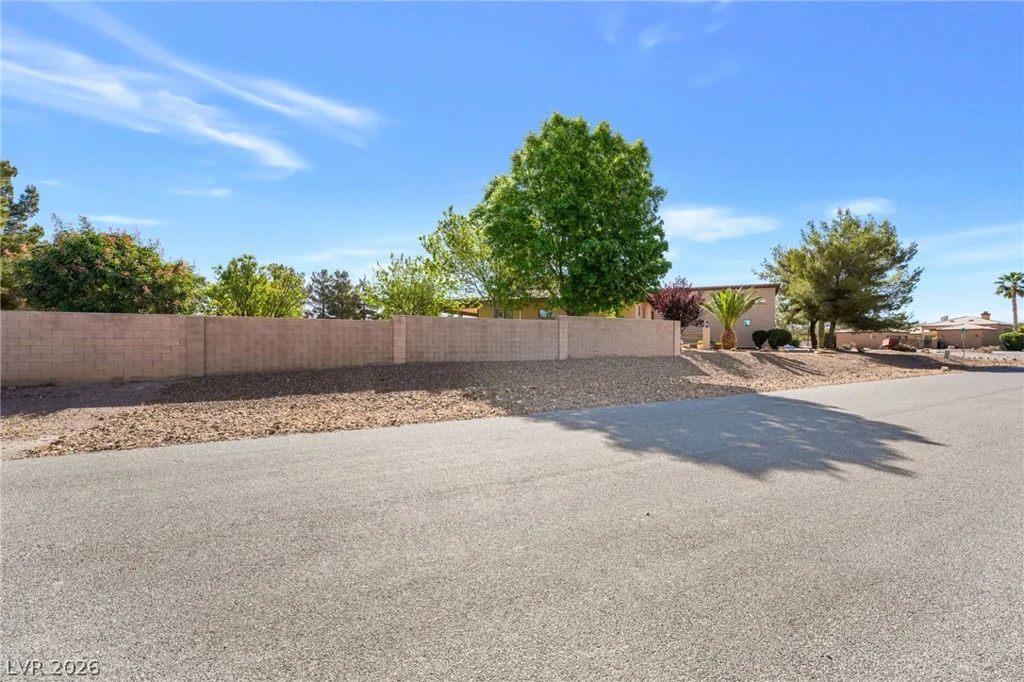 5500 Mary Lou, Pahrump, NV 89061