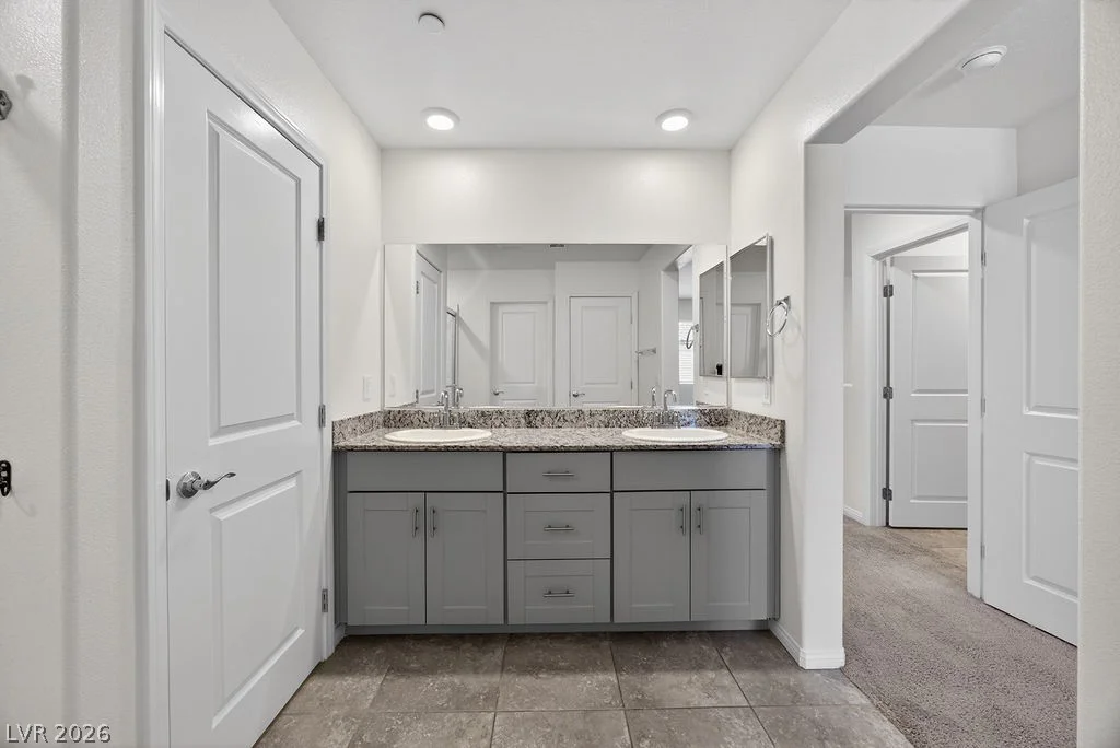 10983 Cambridge Lakes, Las Vegas, NV 89166