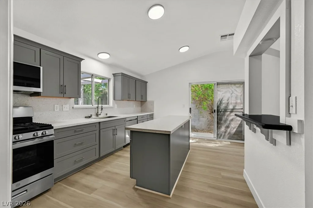 460 Como, Henderson, NV 89015