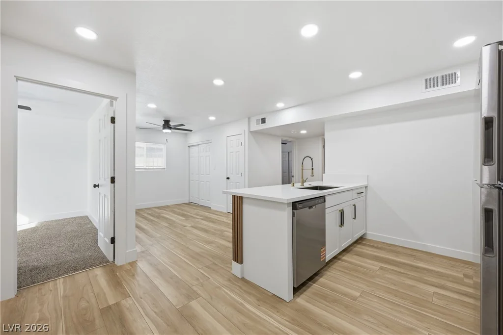 488 Albert, Las Vegas, NV 89119