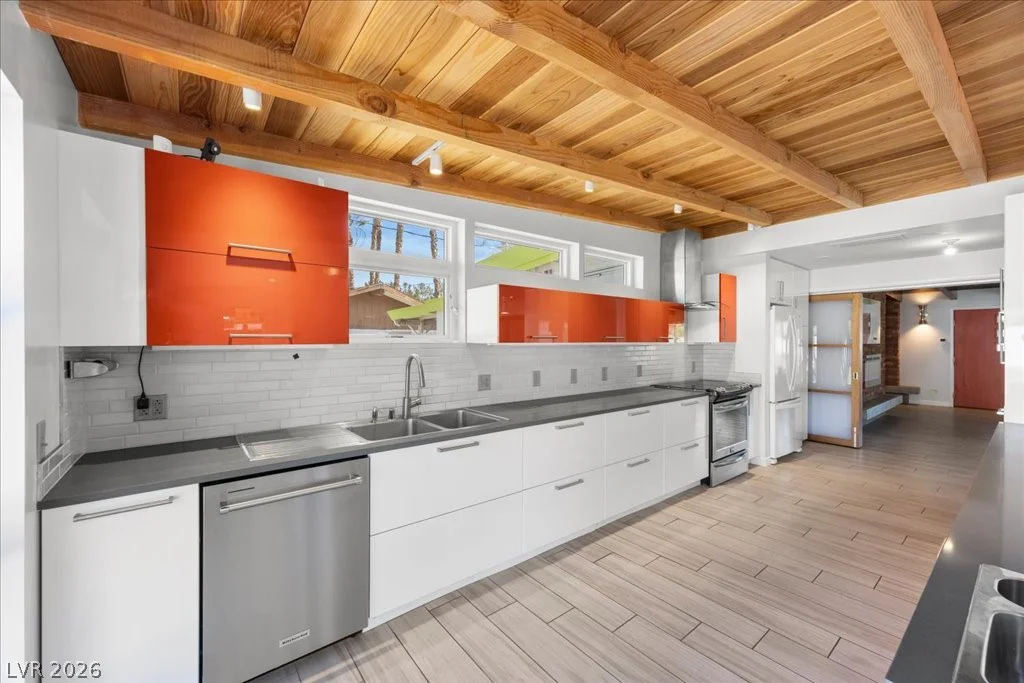 4016 Vegas, Las Vegas, NV 89108