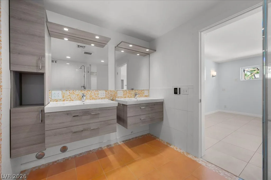 4016 Vegas, Las Vegas, NV 89108