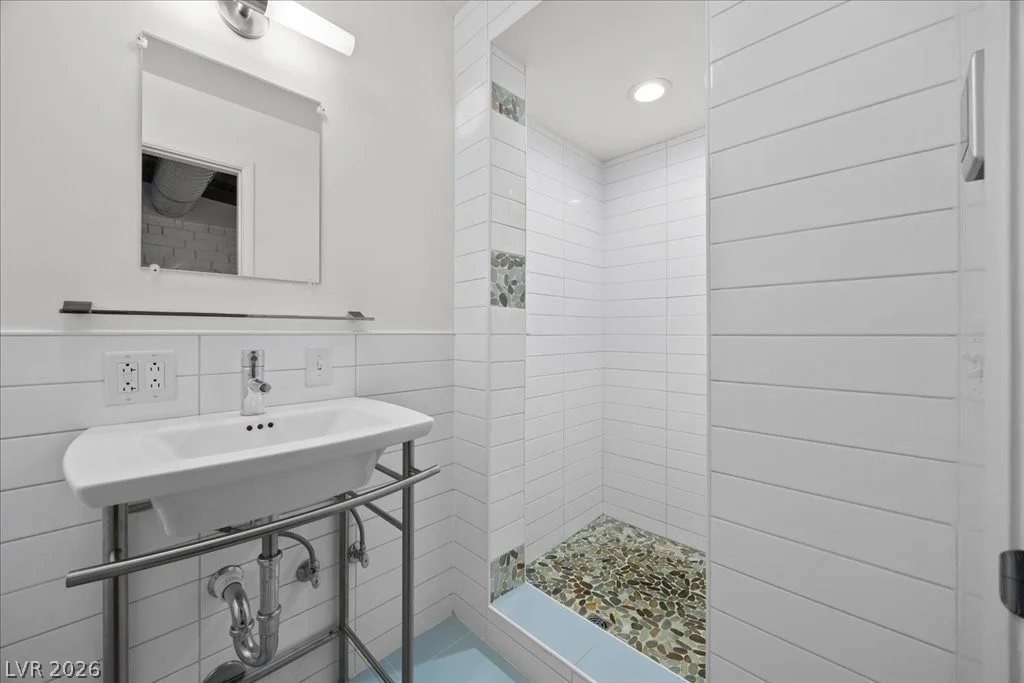 4016 Vegas, Las Vegas, NV 89108