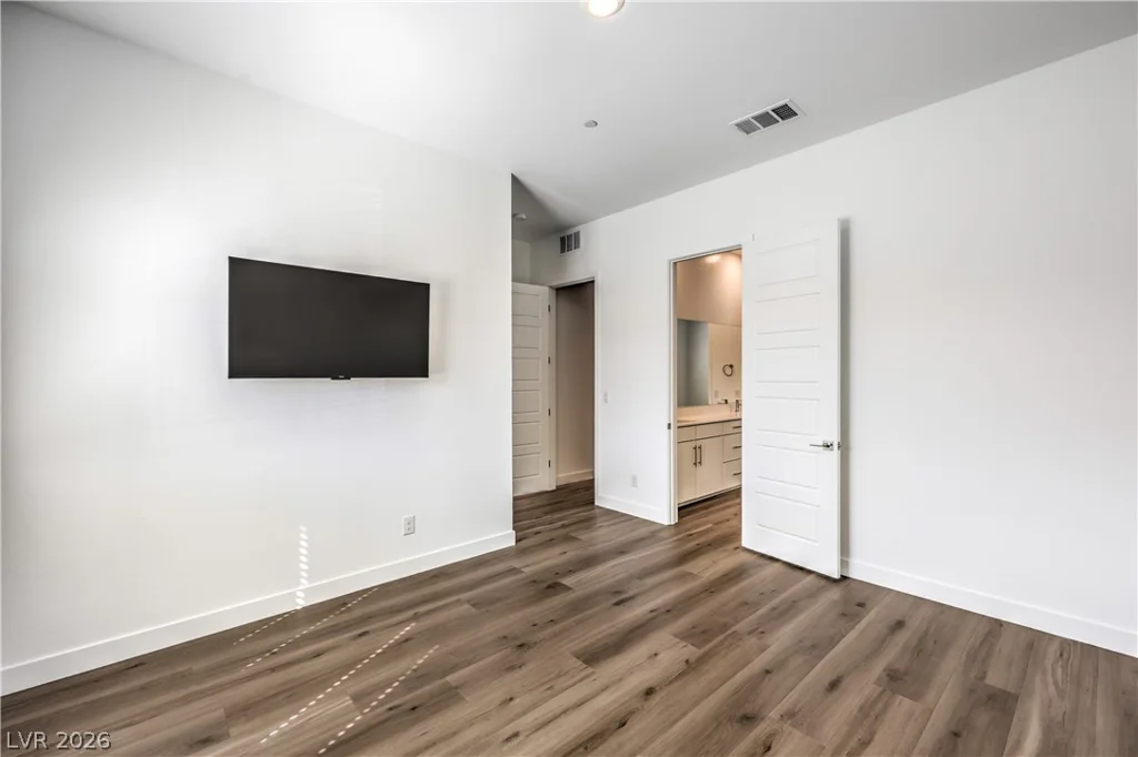 5242 Fisher Falls, Las Vegas, NV 89149