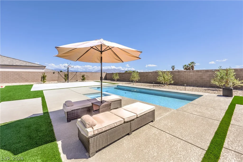 5242 Fisher Falls, Las Vegas, NV 89149