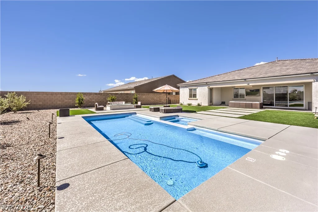 5242 Fisher Falls, Las Vegas, NV 89149