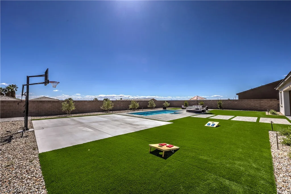 5242 Fisher Falls, Las Vegas, NV 89149