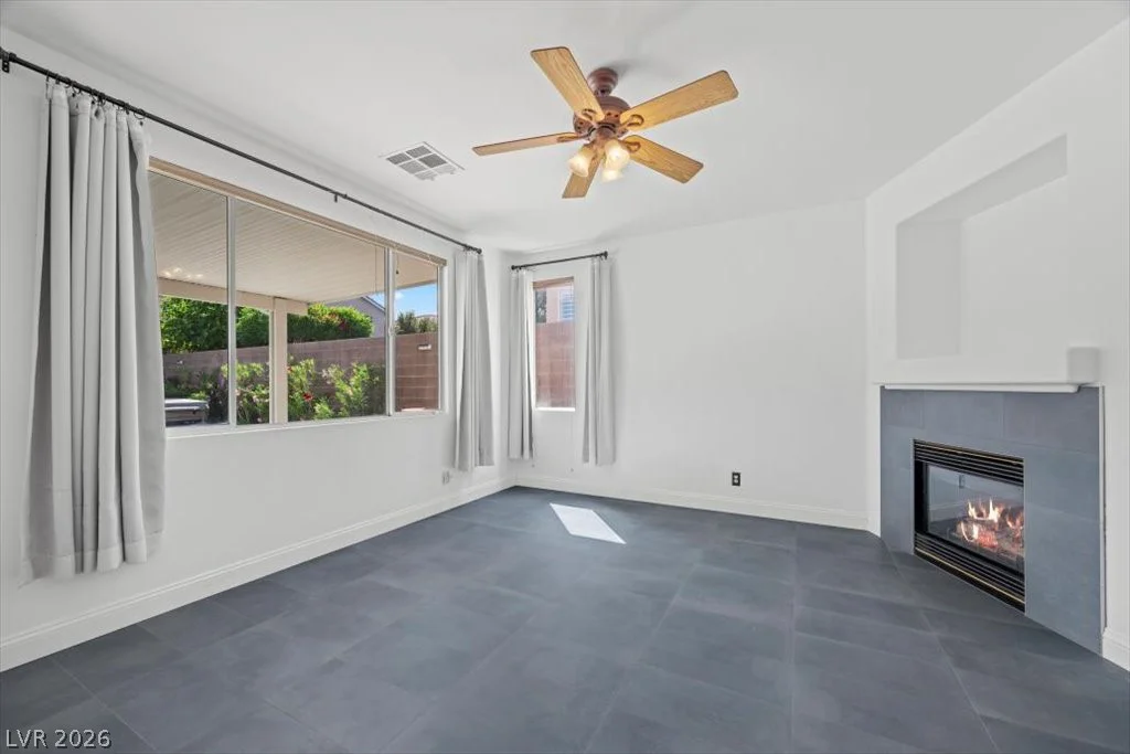10369 Sleeping Sun, Las Vegas, NV 89129