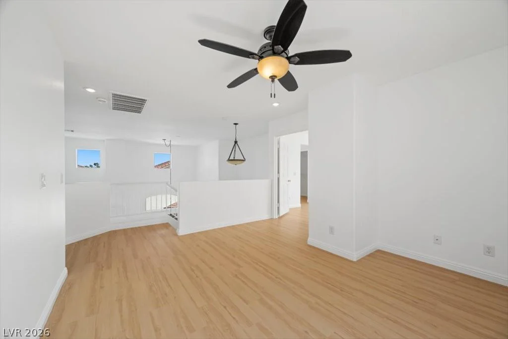 10369 Sleeping Sun, Las Vegas, NV 89129