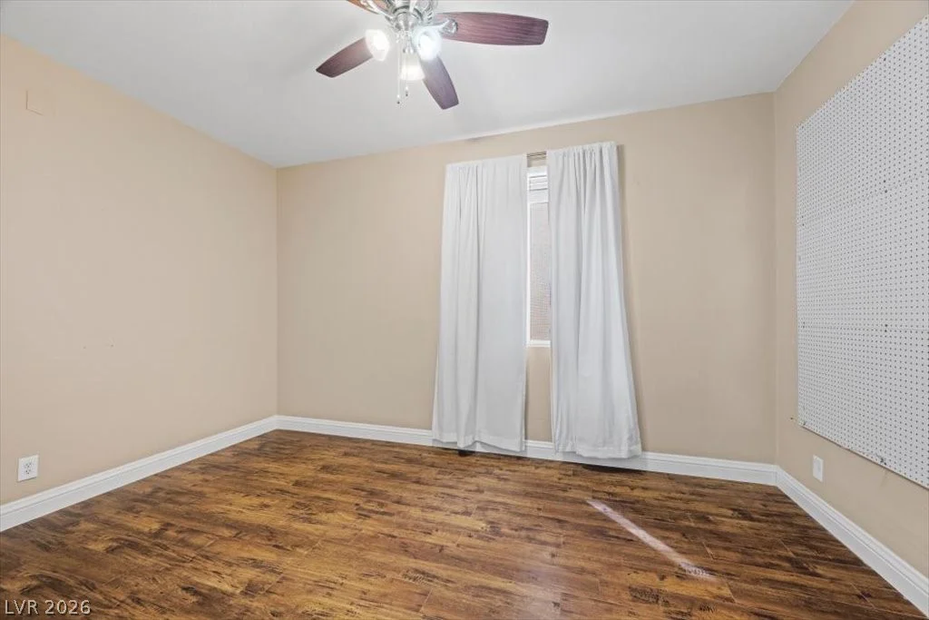 10369 Sleeping Sun, Las Vegas, NV 89129