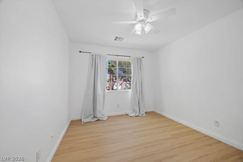 10369 Sleeping Sun, Las Vegas, NV 89129