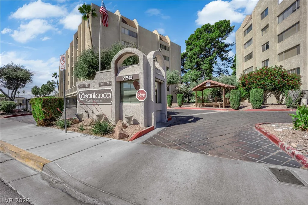 750 Royal Crest, Las Vegas, NV 89169