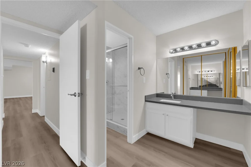 750 Royal Crest, Las Vegas, NV 89169