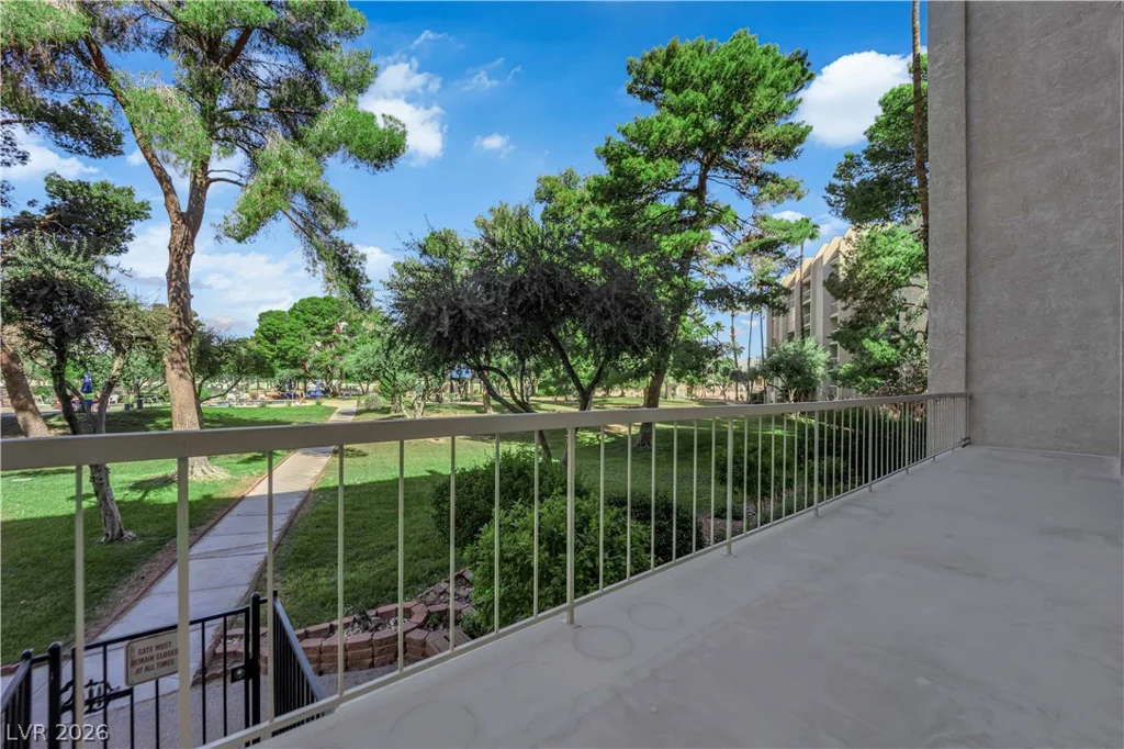 750 Royal Crest, Las Vegas, NV 89169