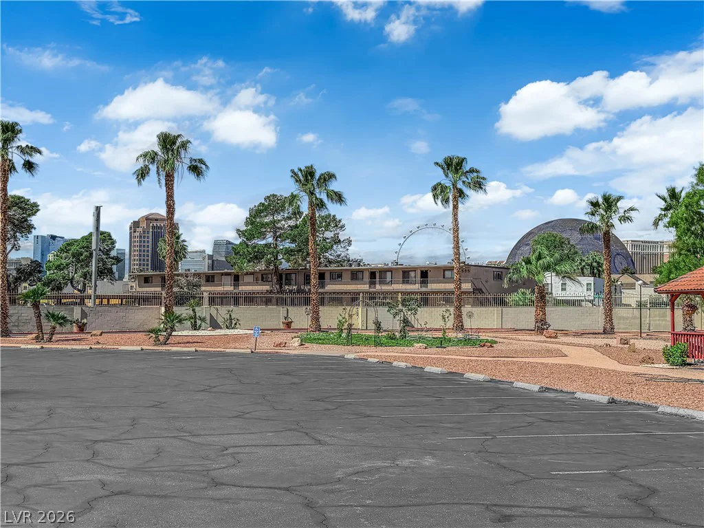 750 Royal Crest, Las Vegas, NV 89169