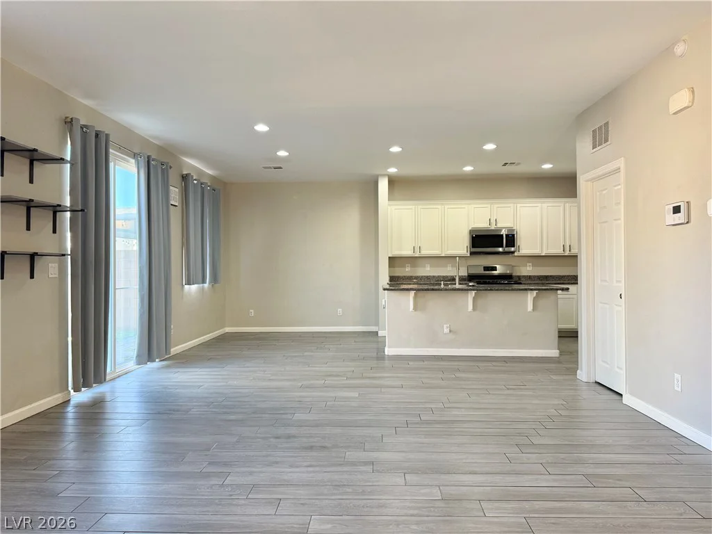 594 Crying Bird, Las Vegas, NV 89178