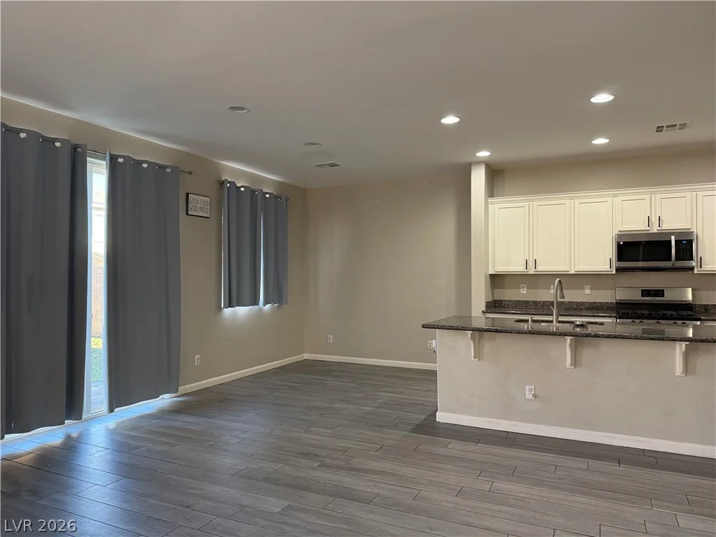 594 Crying Bird, Las Vegas, NV 89178
