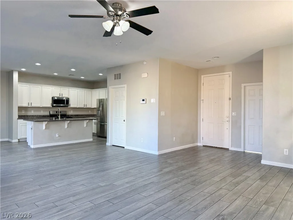 594 Crying Bird, Las Vegas, NV 89178