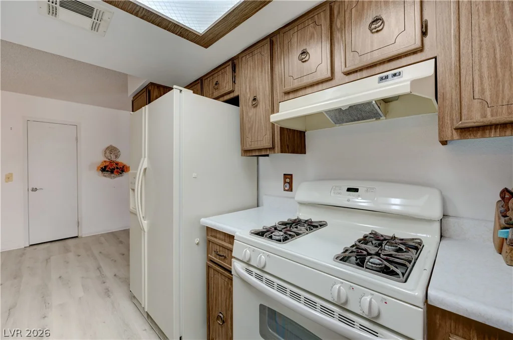 704 Willow, Henderson, NV 89002