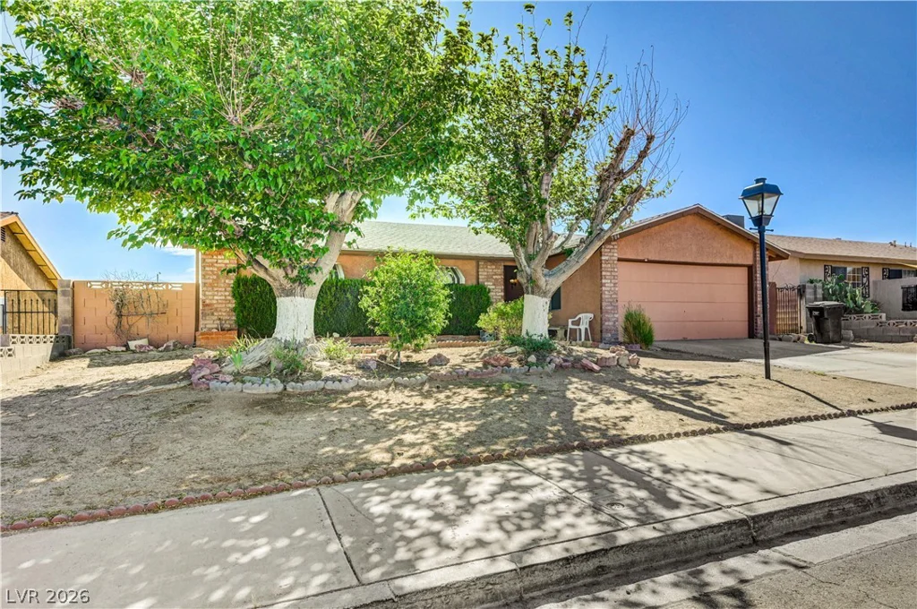 704 Willow, Henderson, NV 89002