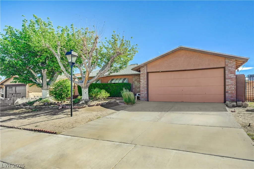 704 Willow, Henderson, NV 89002