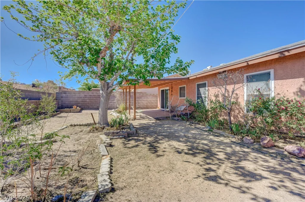 704 Willow, Henderson, NV 89002