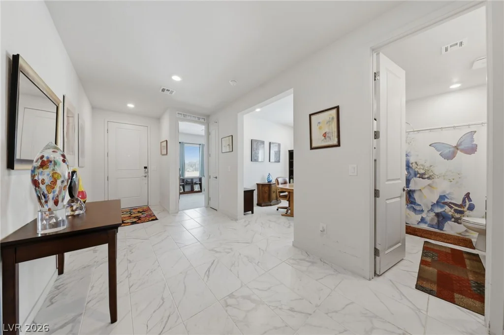 6719 Traveling Palmer, North Las Vegas, NV 89086