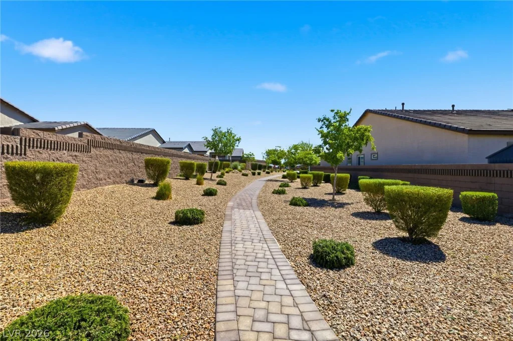 6719 Traveling Palmer, North Las Vegas, NV 89086