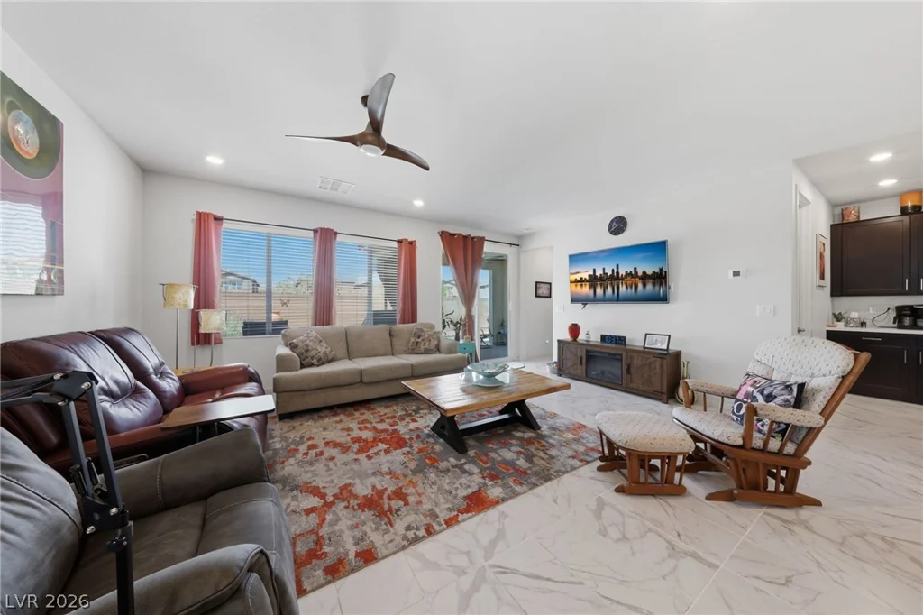 6719 Traveling Palmer, North Las Vegas, NV 89086