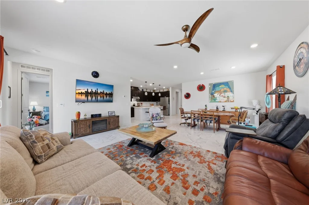 6719 Traveling Palmer, North Las Vegas, NV 89086