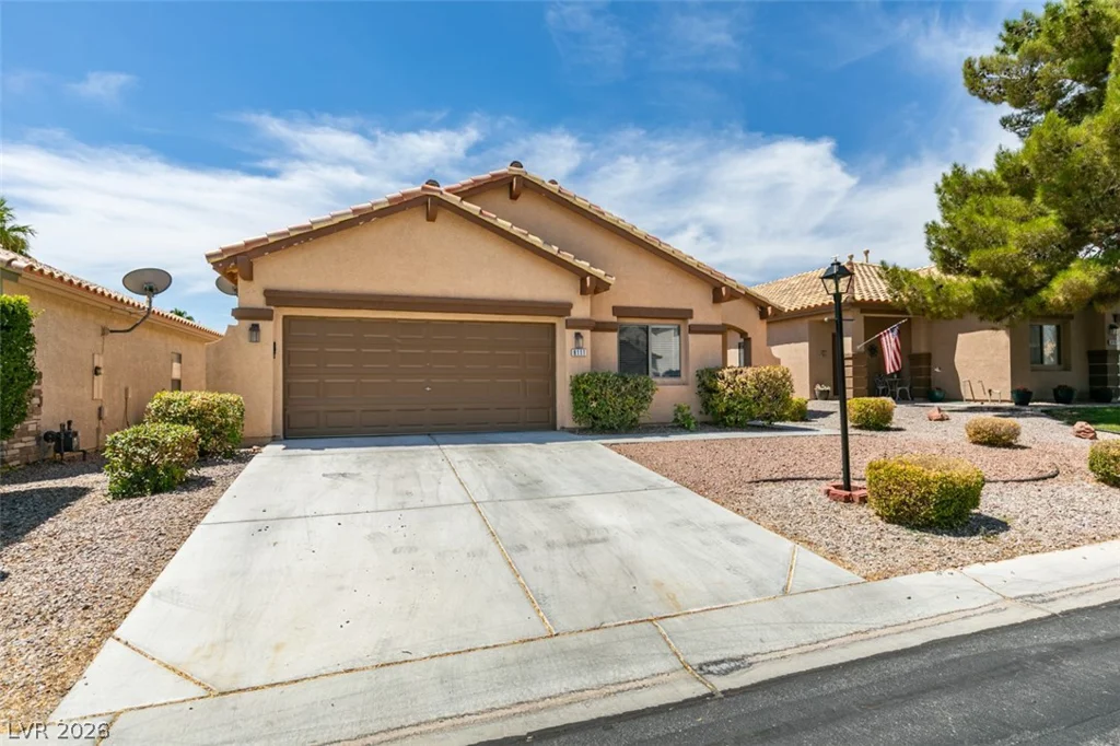 8111 Desert Cloud, Las Vegas, NV 89131