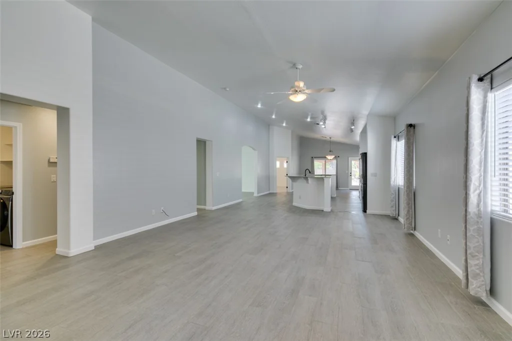 8111 Desert Cloud, Las Vegas, NV 89131
