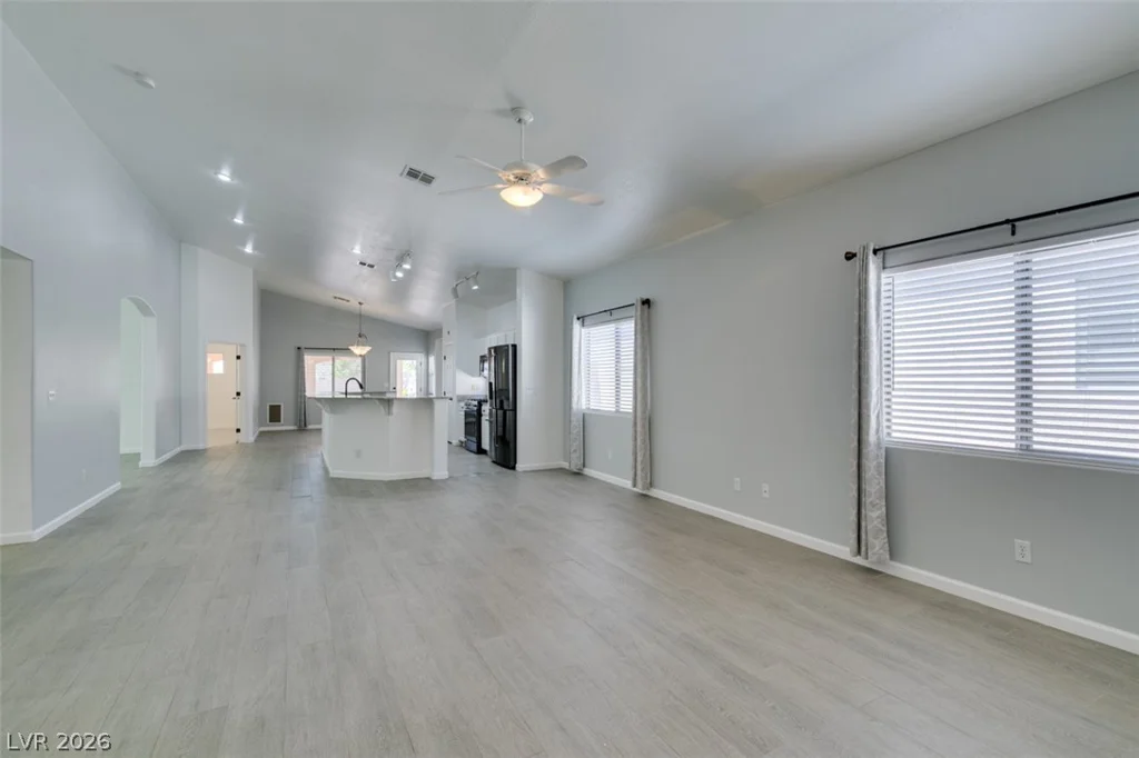 8111 Desert Cloud, Las Vegas, NV 89131