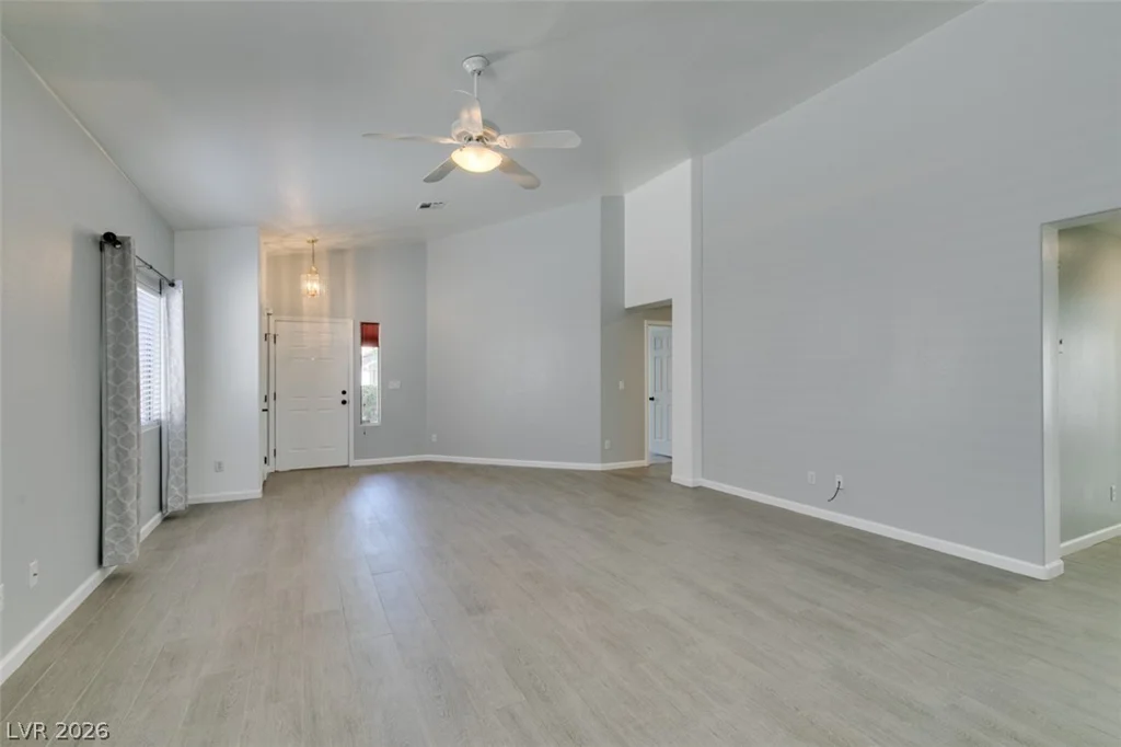 8111 Desert Cloud, Las Vegas, NV 89131