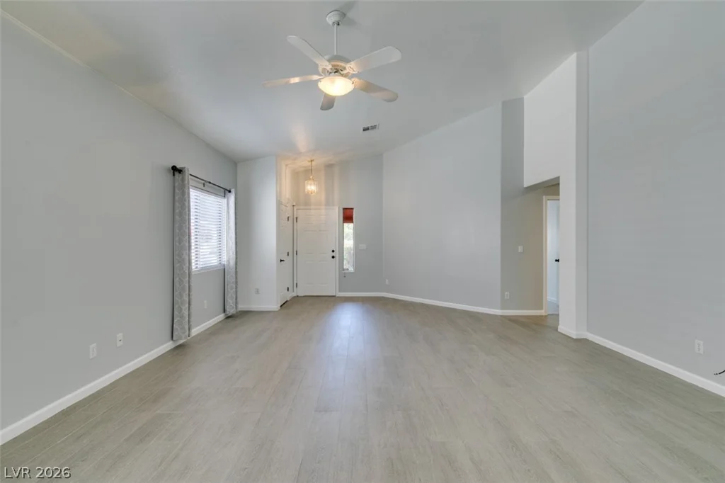 8111 Desert Cloud, Las Vegas, NV 89131