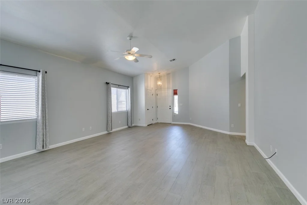 8111 Desert Cloud, Las Vegas, NV 89131