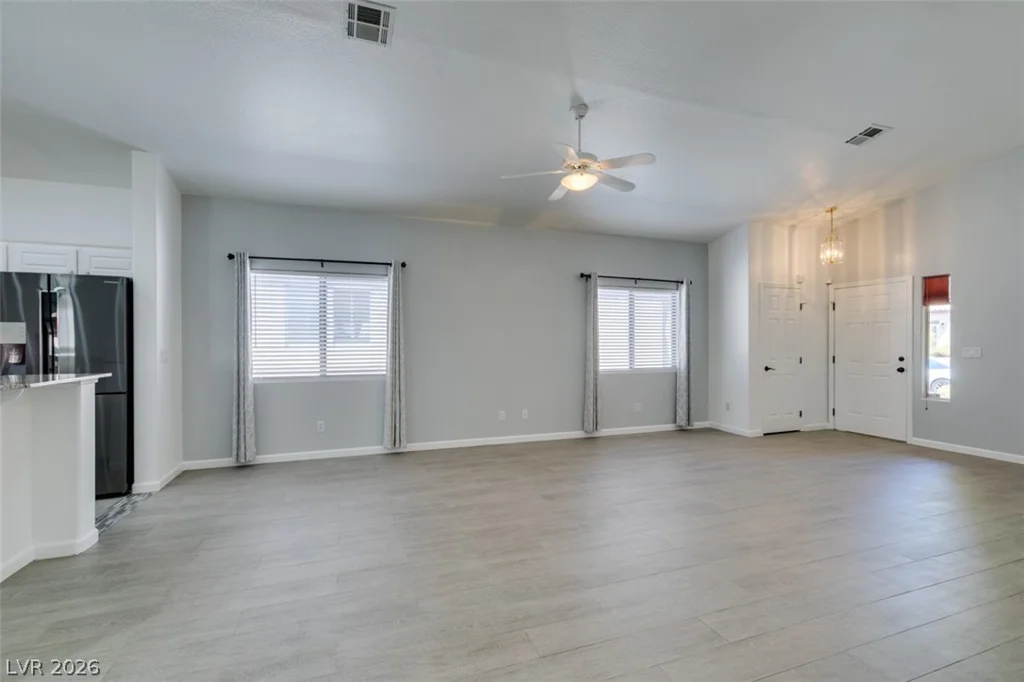 8111 Desert Cloud, Las Vegas, NV 89131