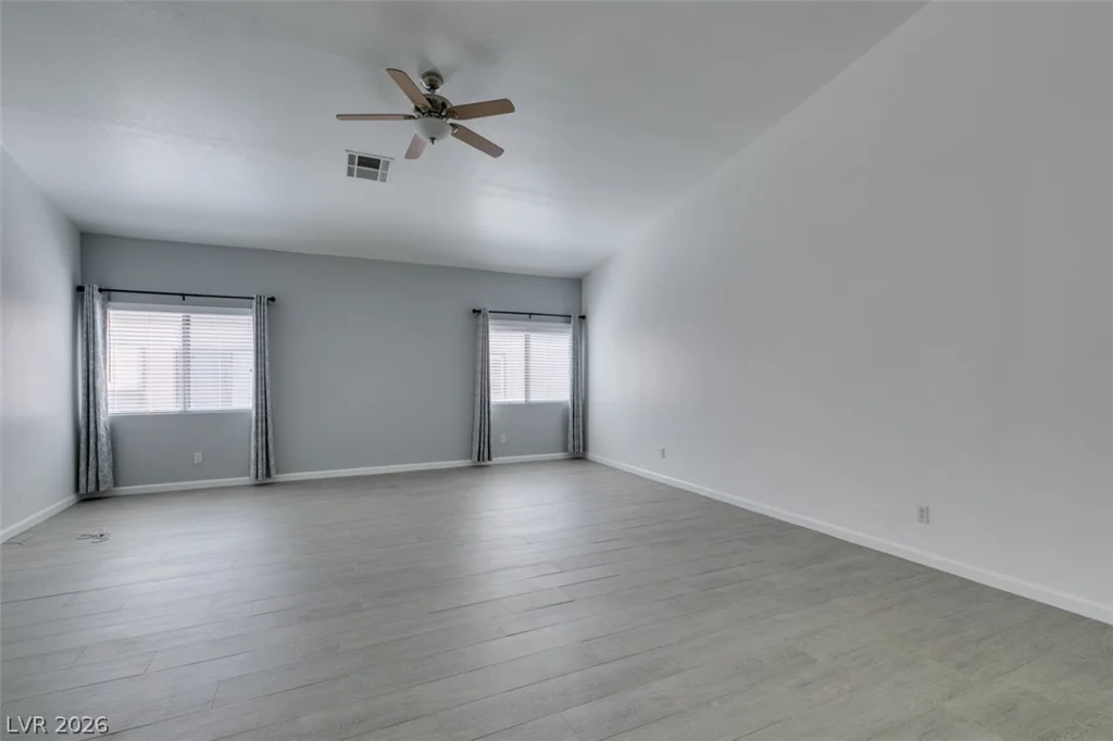 8111 Desert Cloud, Las Vegas, NV 89131