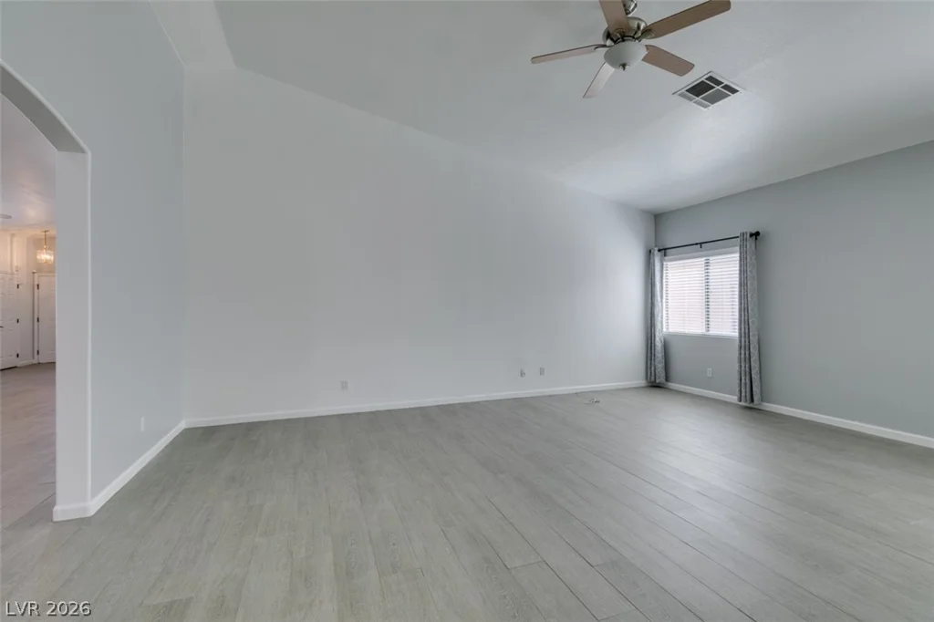 8111 Desert Cloud, Las Vegas, NV 89131
