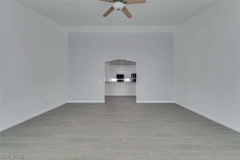 8111 Desert Cloud, Las Vegas, NV 89131