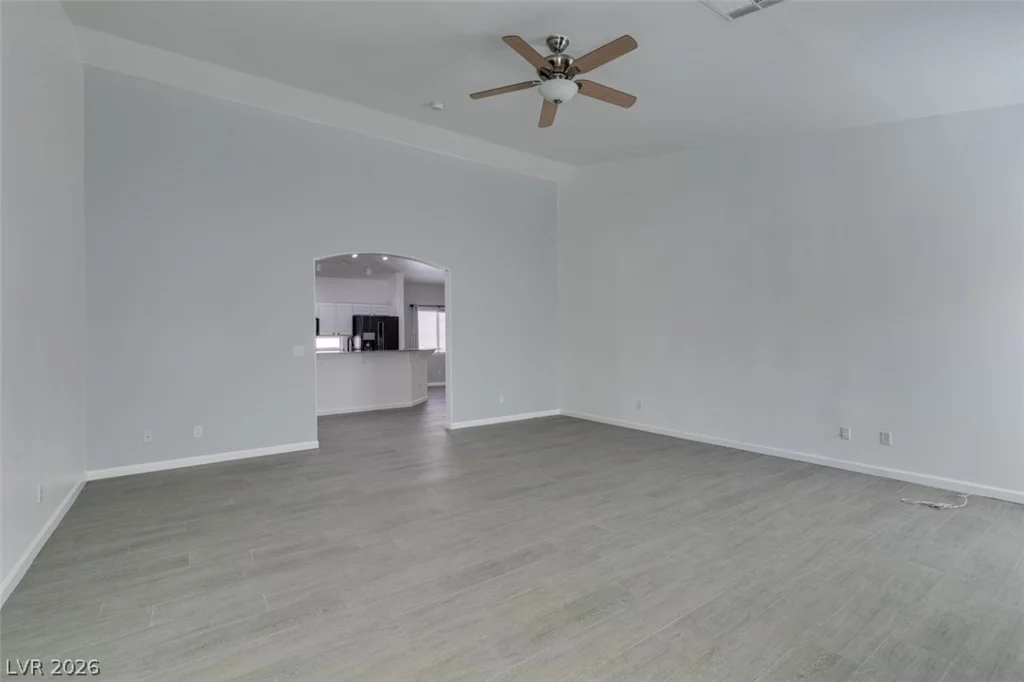 8111 Desert Cloud, Las Vegas, NV 89131