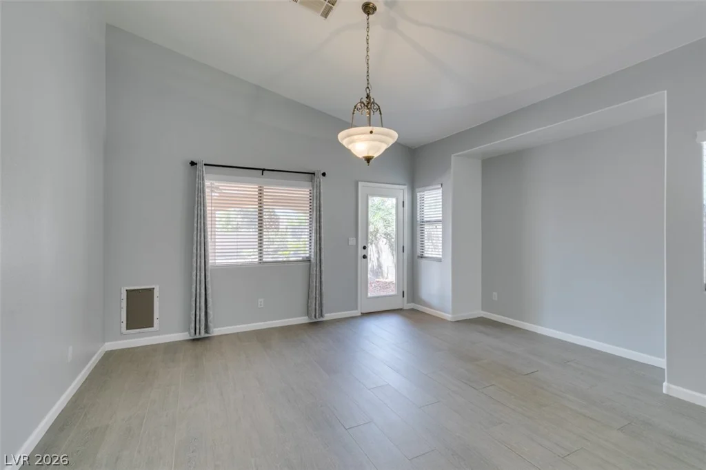 8111 Desert Cloud, Las Vegas, NV 89131