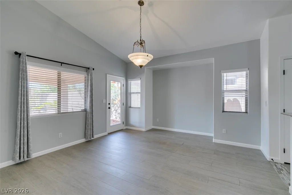 8111 Desert Cloud, Las Vegas, NV 89131