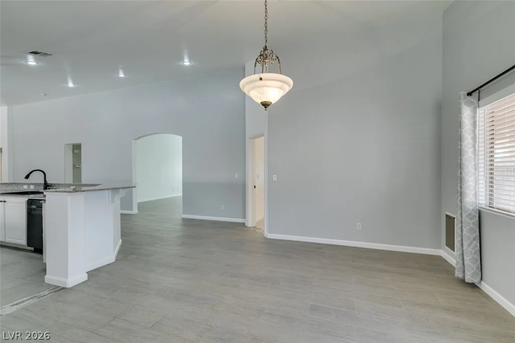 8111 Desert Cloud, Las Vegas, NV 89131